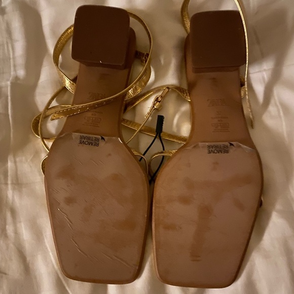 Zara Leather Gold Sandals with Wooden Heel - Picture 5 of 5